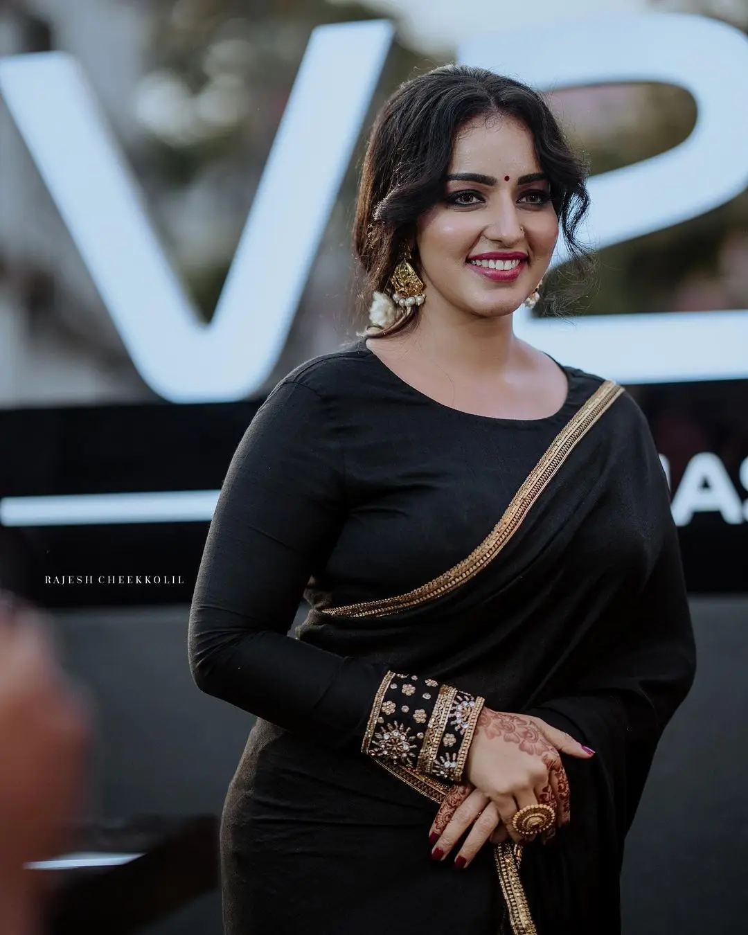 Malavika Menon In South Indian Traditional Black Saree Blouse